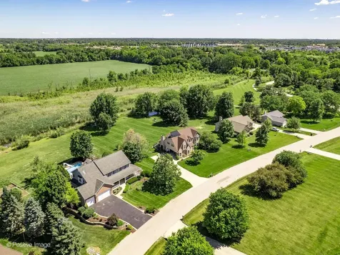 38W070 Spring Green Way Batavia IL 60510