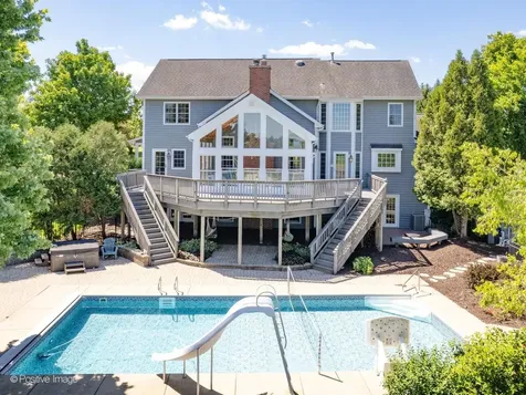 38W070 Spring Green Way Batavia IL 60510