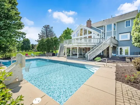 38W070 Spring Green Way Batavia IL 60510
