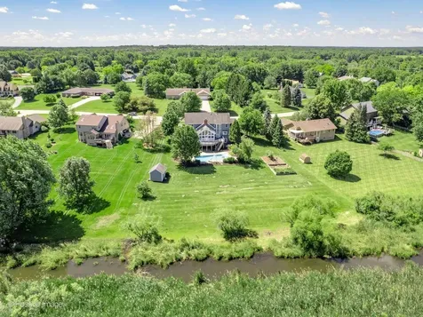 38W070 Spring Green Way Batavia IL 60510