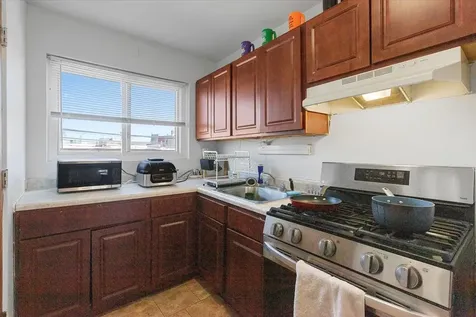 6721 North Hermitage Avenue Chicago IL 60626