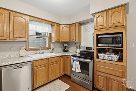 1362 Mill Pond Road Bourbonnais IL 60914