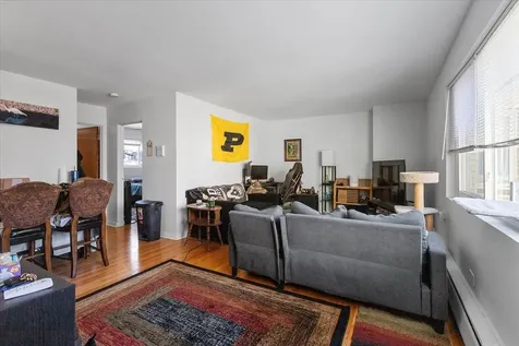 6717 North Hermitage Avenue Chicago IL 60626