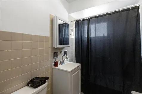 6717 North Hermitage Avenue Chicago IL 60626