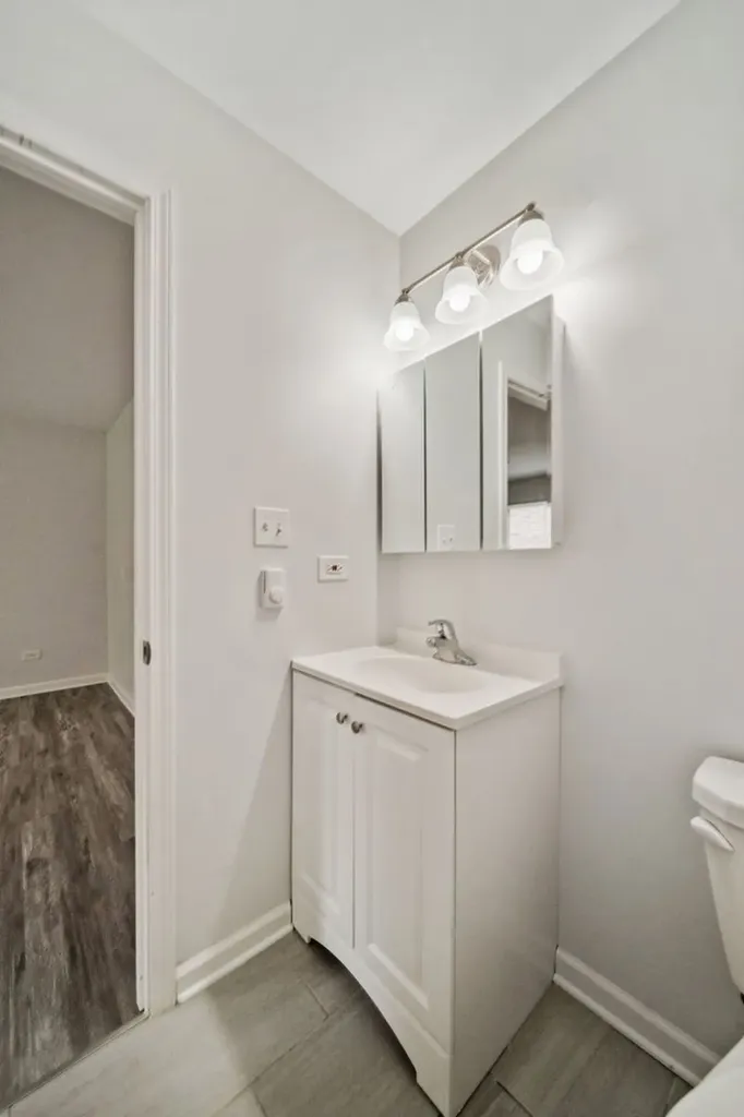 170 South Waters Edge Drive S Glendale Heights IL 60139