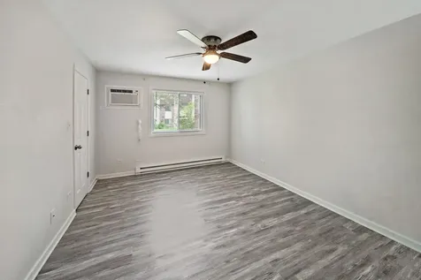 170 South Waters Edge Drive S Glendale Heights IL 60139