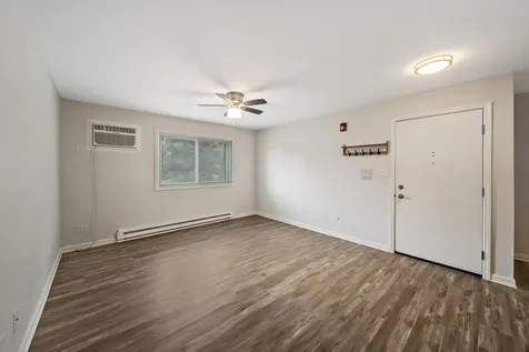 170 South Waters Edge Drive S Glendale Heights IL 60139