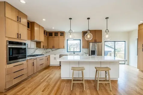 2247 South 6th Avenue North Riverside IL 60546