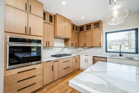 2247 South 6th Avenue North Riverside IL 60546