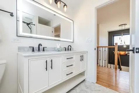 2247 South 6th Avenue North Riverside IL 60546