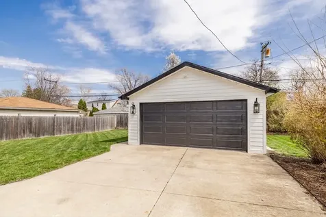 2247 South 6th Avenue North Riverside IL 60546