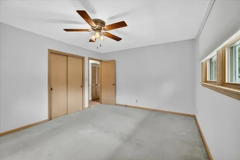404 Fairview Boulevard Rockford IL 61107