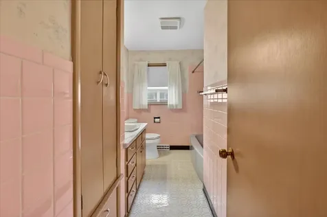 404 Fairview Boulevard Rockford IL 61107