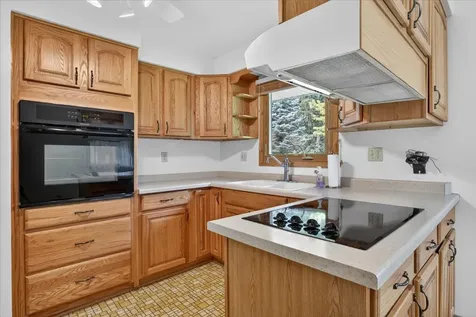 404 Fairview Boulevard Rockford IL 61107