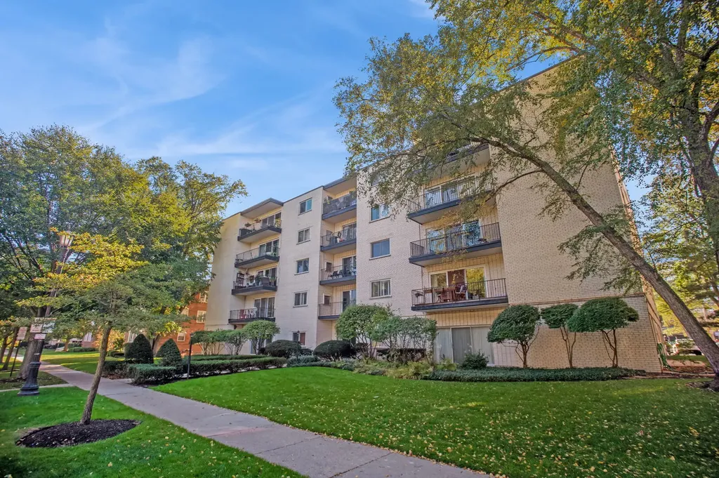 820 Oakton Street Evanston IL 60202