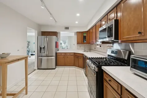 820 Oakton Street Evanston IL 60202