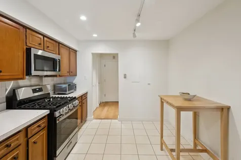 820 Oakton Street Evanston IL 60202