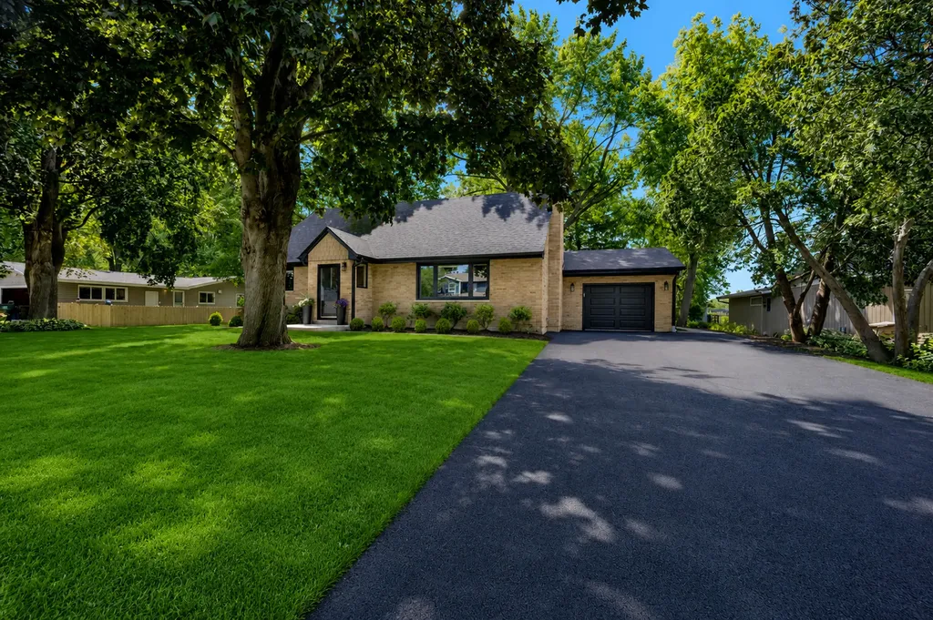 141 Adler Drive Libertyville IL 60048