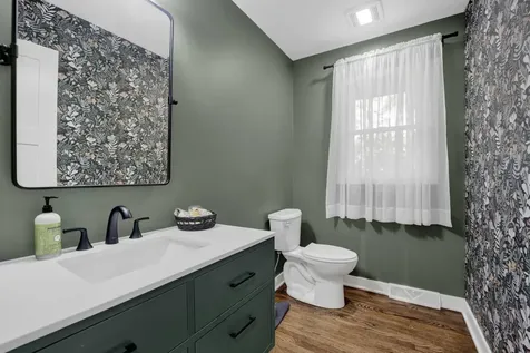 141 Adler Drive Libertyville IL 60048