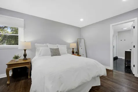 141 Adler Drive Libertyville IL 60048