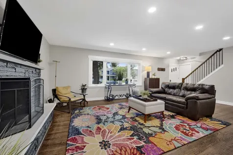 141 Adler Drive Libertyville IL 60048