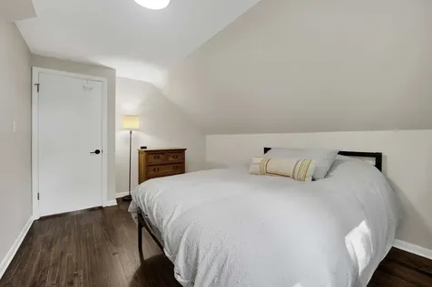 141 Adler Drive Libertyville IL 60048