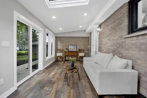 141 Adler Drive Libertyville IL 60048