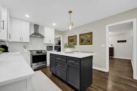 141 Adler Drive Libertyville IL 60048