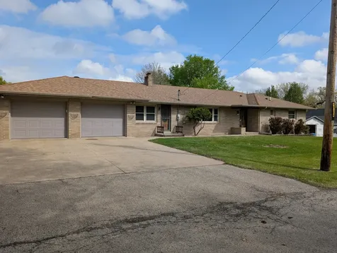 403 Oak Street Utica IL 61373