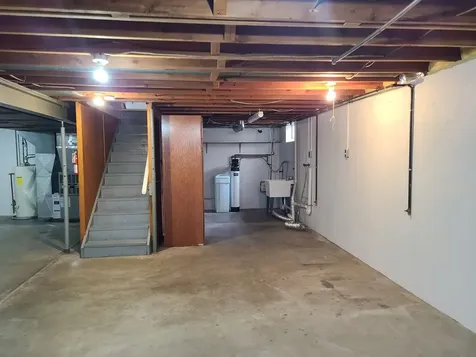 403 Oak Street Utica IL 61373