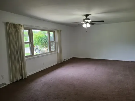 403 Oak Street Utica IL 61373