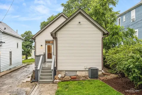 255 Bartlett Place Elgin IL 60120