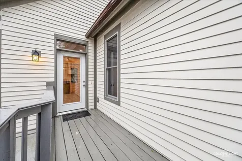 255 Bartlett Place Elgin IL 60120