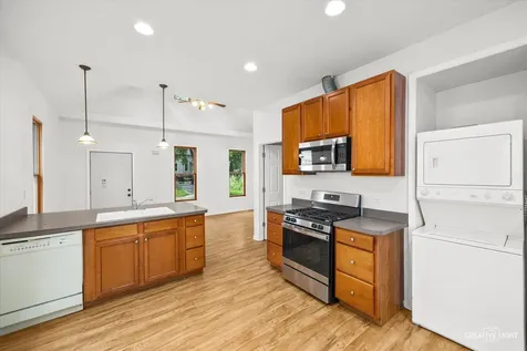 255 Bartlett Place Elgin IL 60120