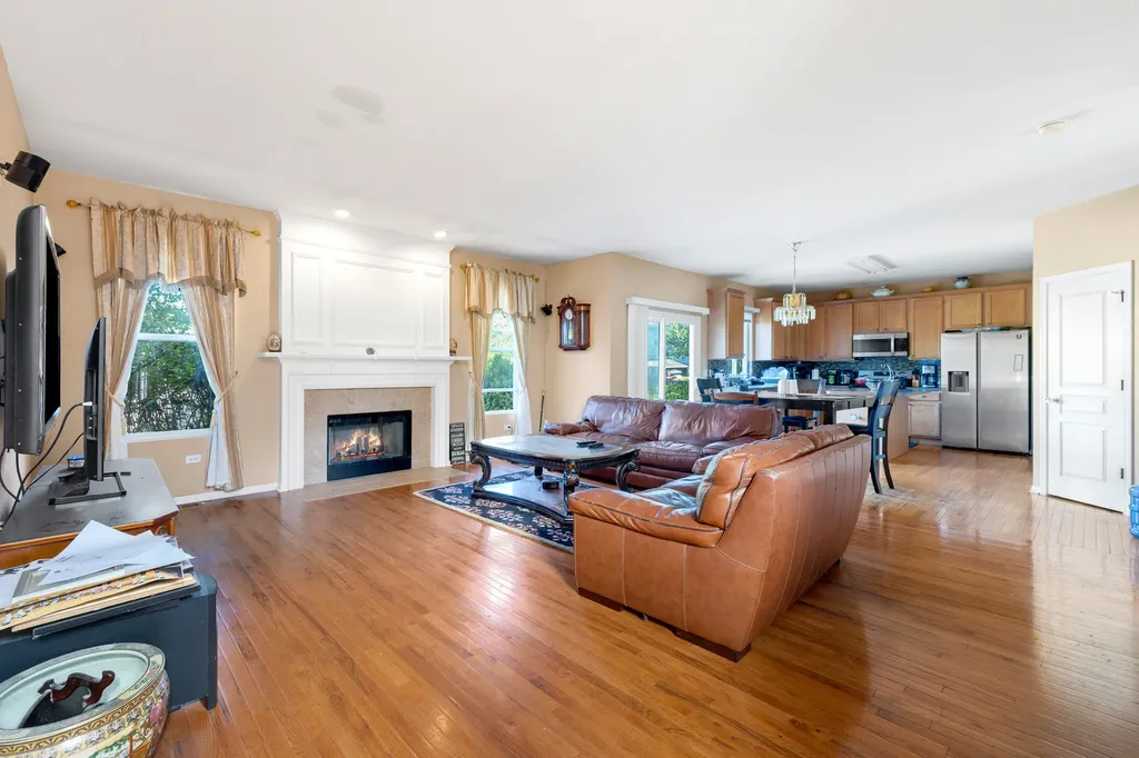 269 South Palmer Drive Bolingbrook IL 60490