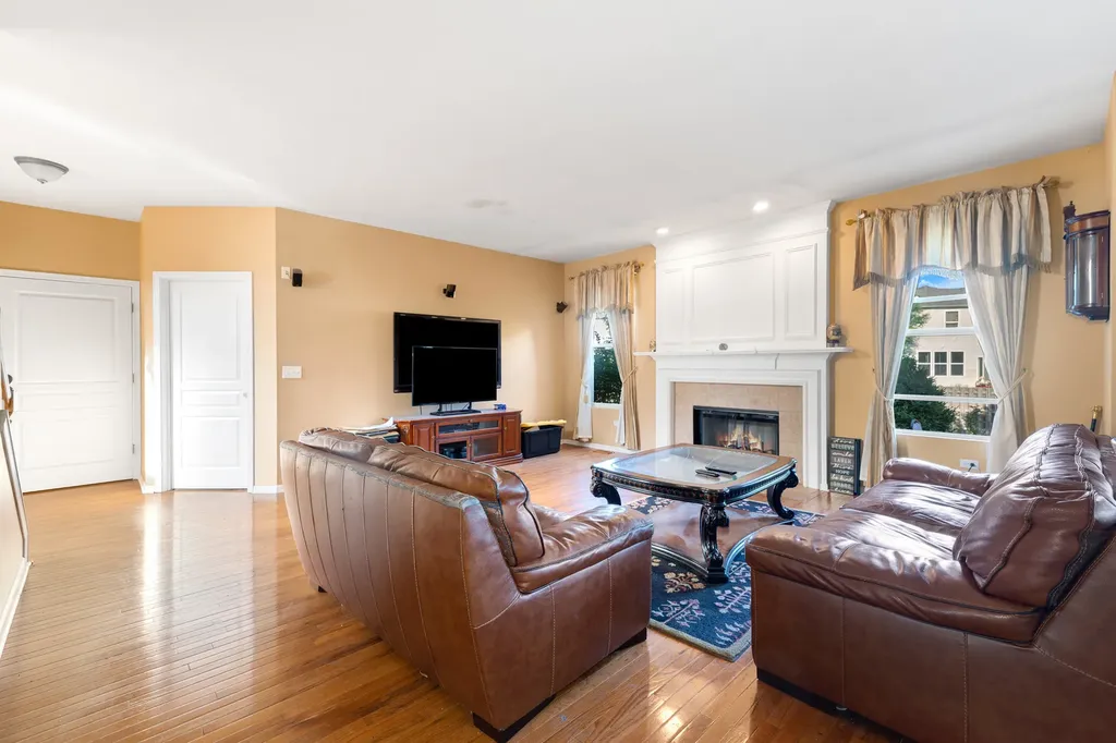 269 South Palmer Drive Bolingbrook IL 60490