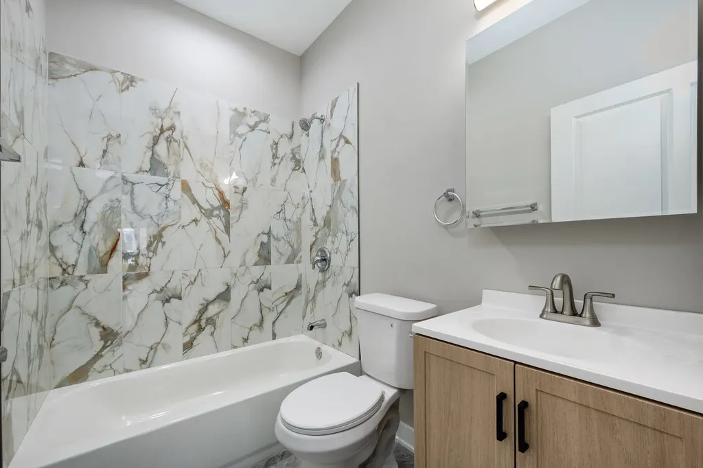 3031 West Warren Boulevard Chicago IL 60612
