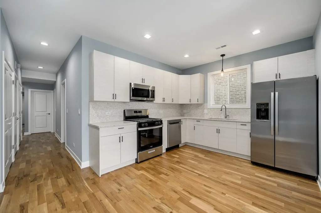 3031 West Warren Boulevard Chicago IL 60612