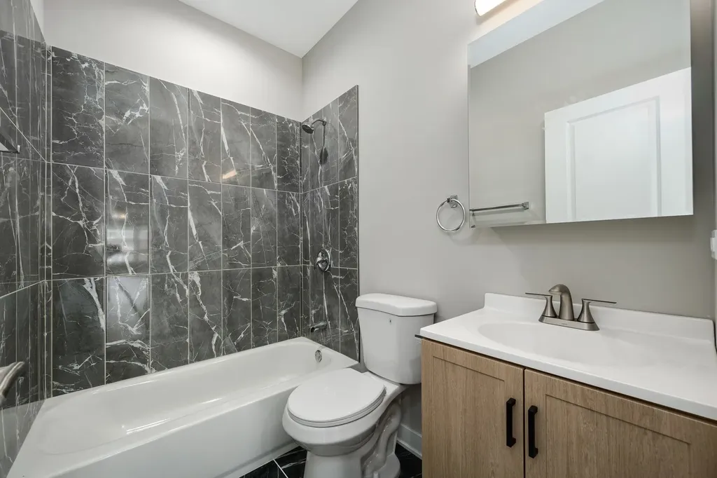 3031 West Warren Boulevard Chicago IL 60612