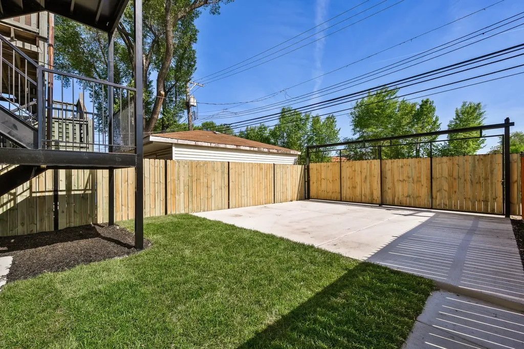 3031 West Warren Boulevard Chicago IL 60612