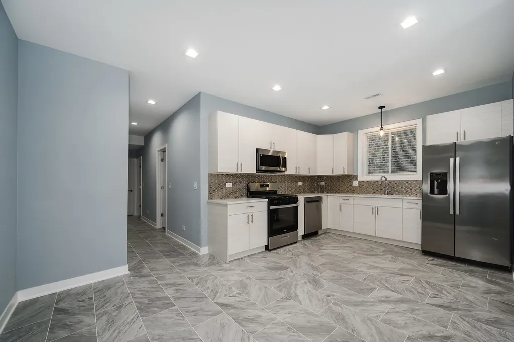3031 West Warren Boulevard Chicago IL 60612