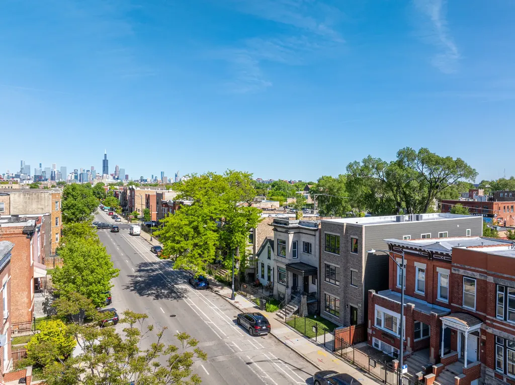 3031 West Warren Boulevard Chicago IL 60612