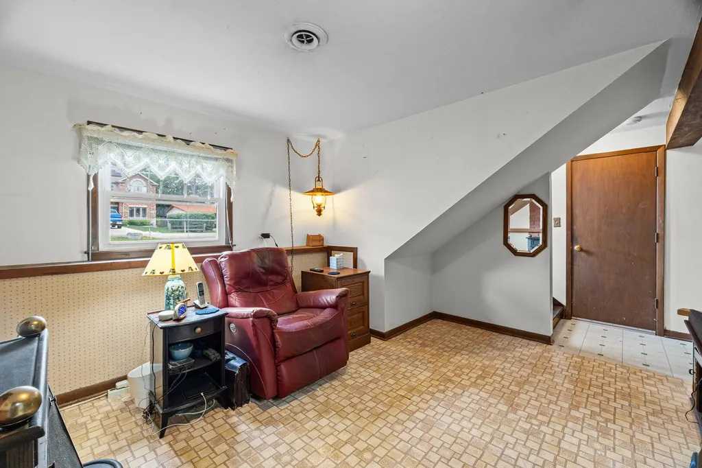 22W381 2ND Street Glen Ellyn IL 60137