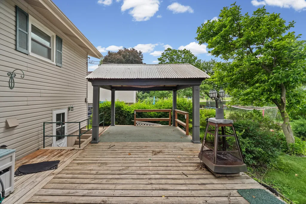 22W381 2ND Street Glen Ellyn IL 60137