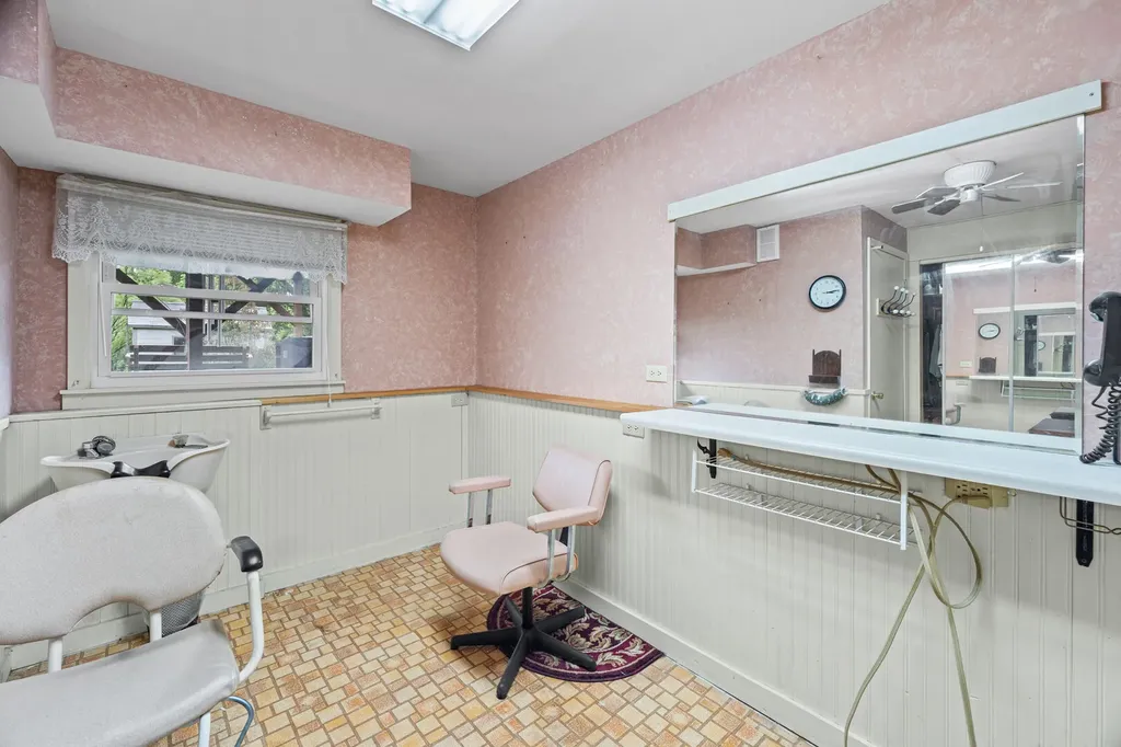 22W381 2ND Street Glen Ellyn IL 60137