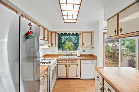 22W381 2ND Street Glen Ellyn IL 60137
