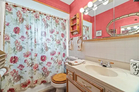 22W381 2ND Street Glen Ellyn IL 60137