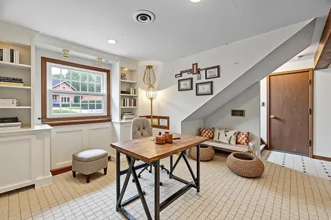 22W381 2ND Street Glen Ellyn IL 60137