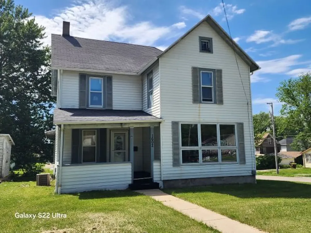 1602 South Highland Avenue Freeport IL 61032