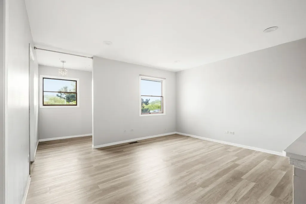 1046 Pinewood Drive Downers Grove IL 60516